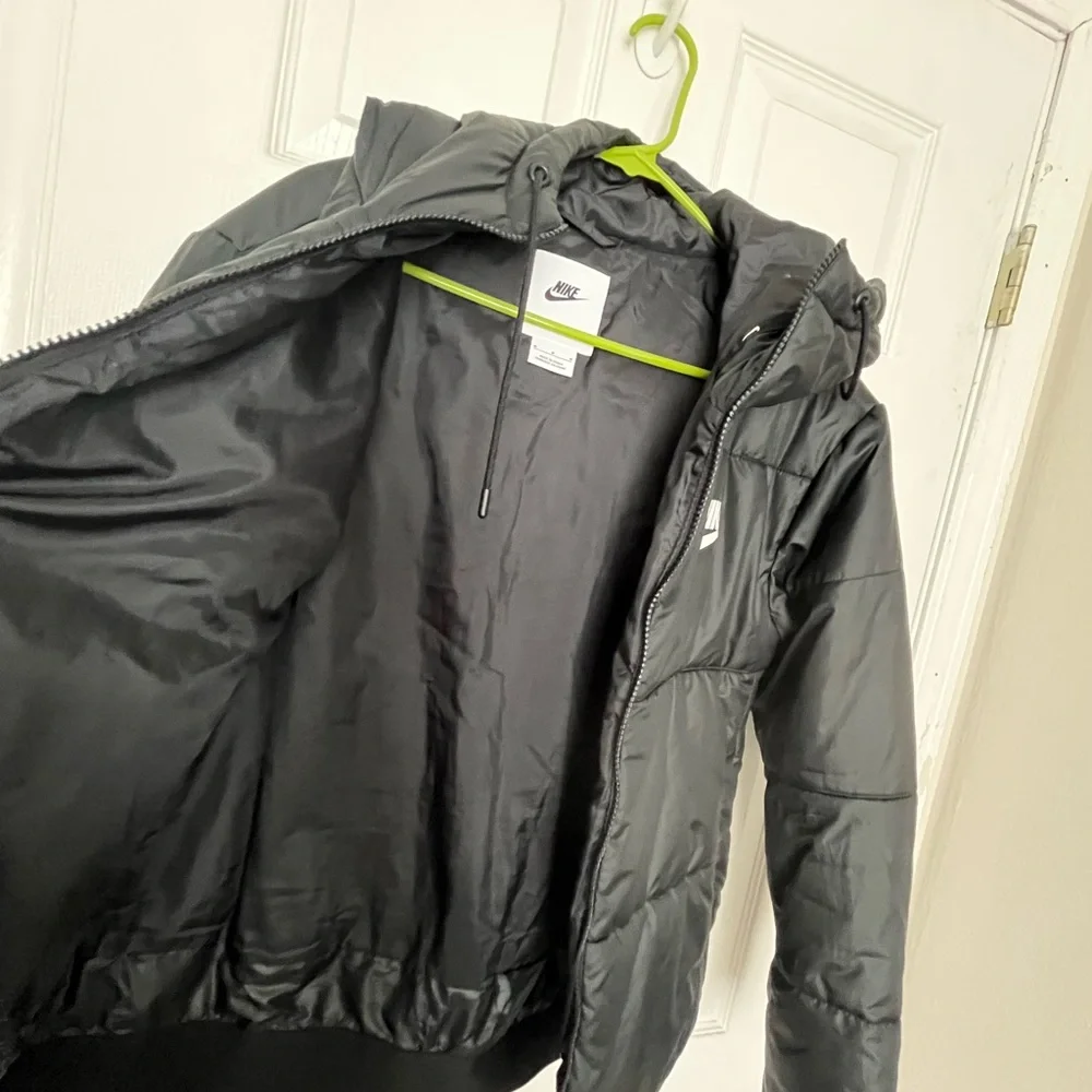 Nike Black Quilted Jacket - Picture 2 of 5